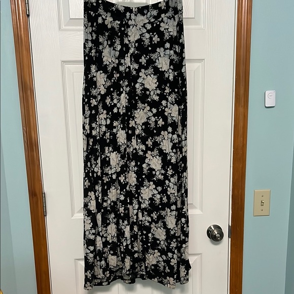 Brandy Melville Black Maxi A-line Skirt - Picture 4 of 5